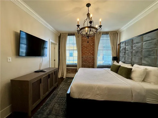 $2,800 | 508 Toulouse Street, Unit 201, New Orleans, LA 70130