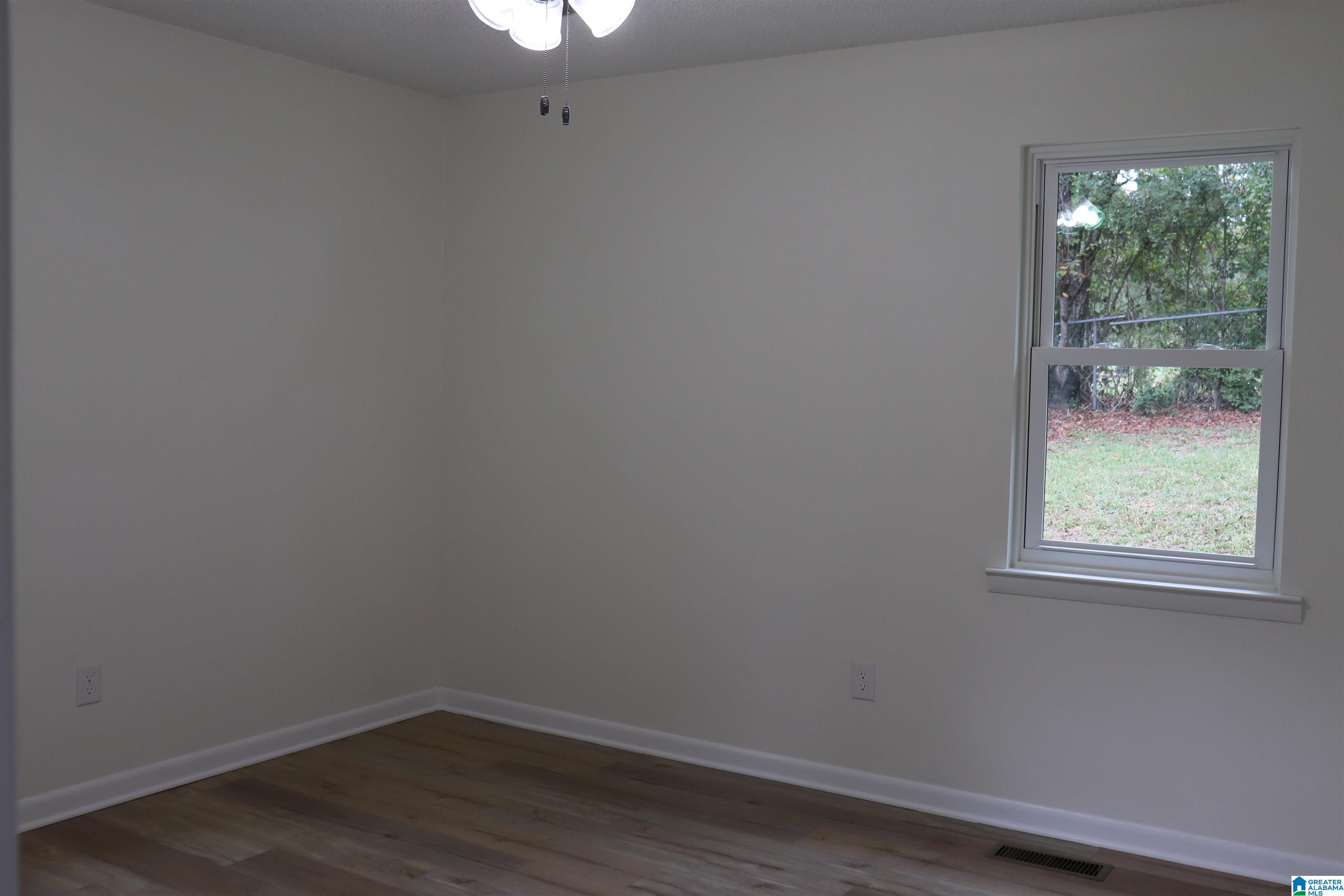 402 Adams Avenue West Oneonta, AL 35121 - Photo 9 of 24