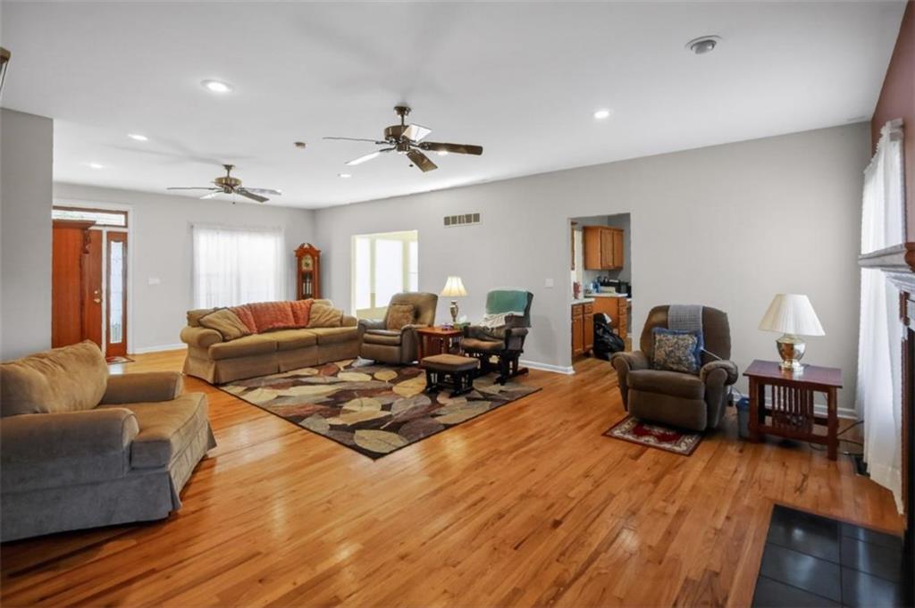 397 Sandhill Hickory Level Road Carrollton, GA 30116 - Photo 2 of 20