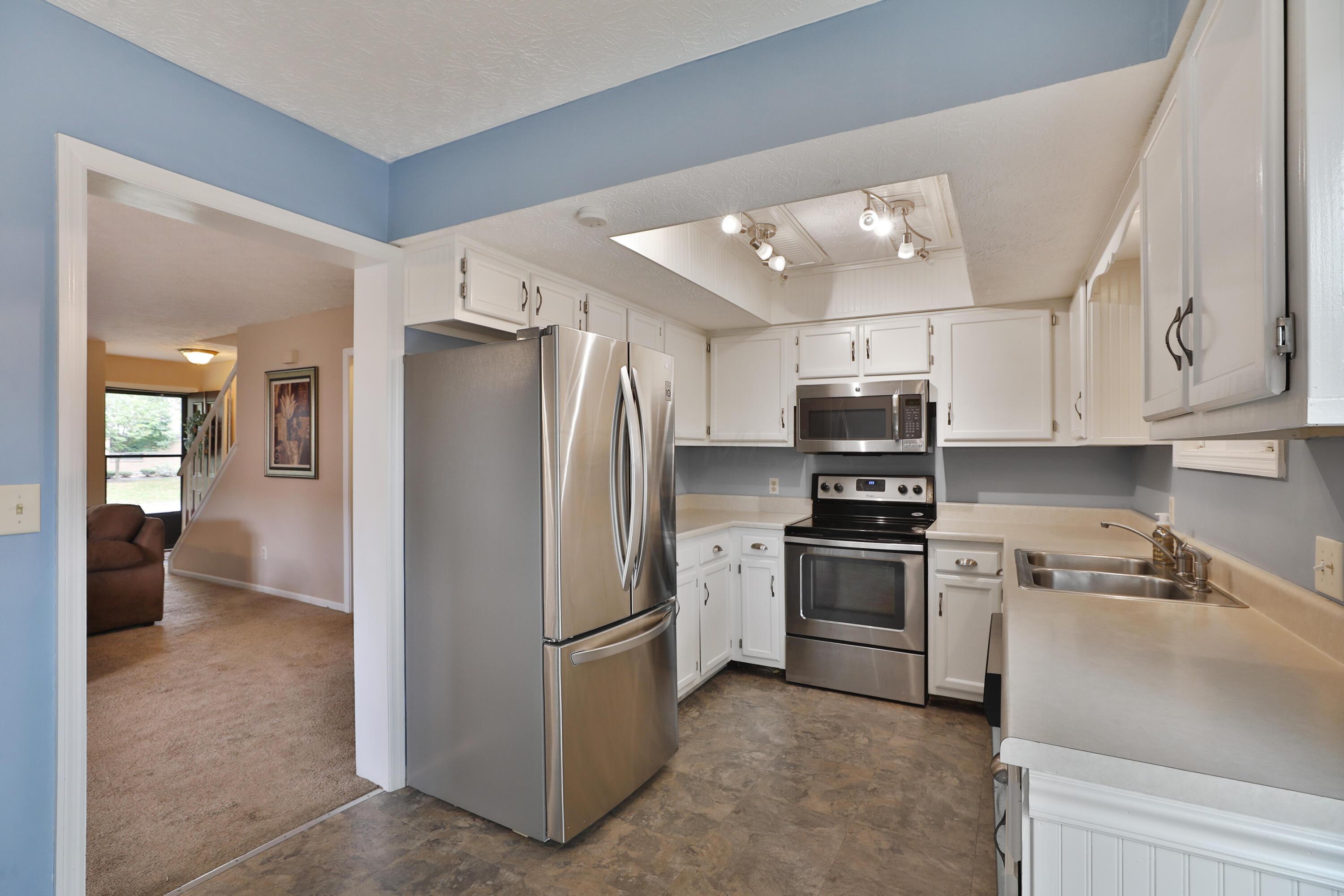 5365 Reed Road Columbus, OH 43235 - Photo 15 of 37 Kitchen