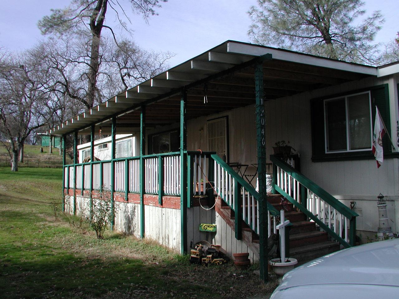12046 Daut Road Redding, CA 96003 - Photo 2 of 7 Front porch