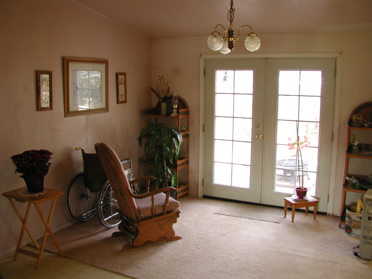 12046 Daut Road Redding, CA 96003 - Photo 4 of 7 Dining area