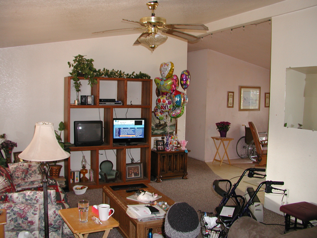 12046 Daut Road Redding, CA 96003 - Photo 5 of 7 Living room