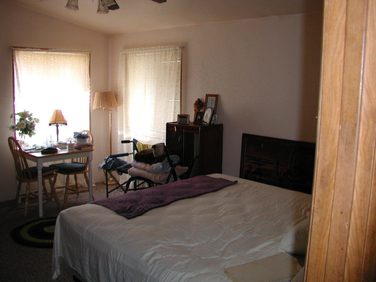12046 Daut Road Redding, CA 96003 - Photo 6 of 7 Master bedroom