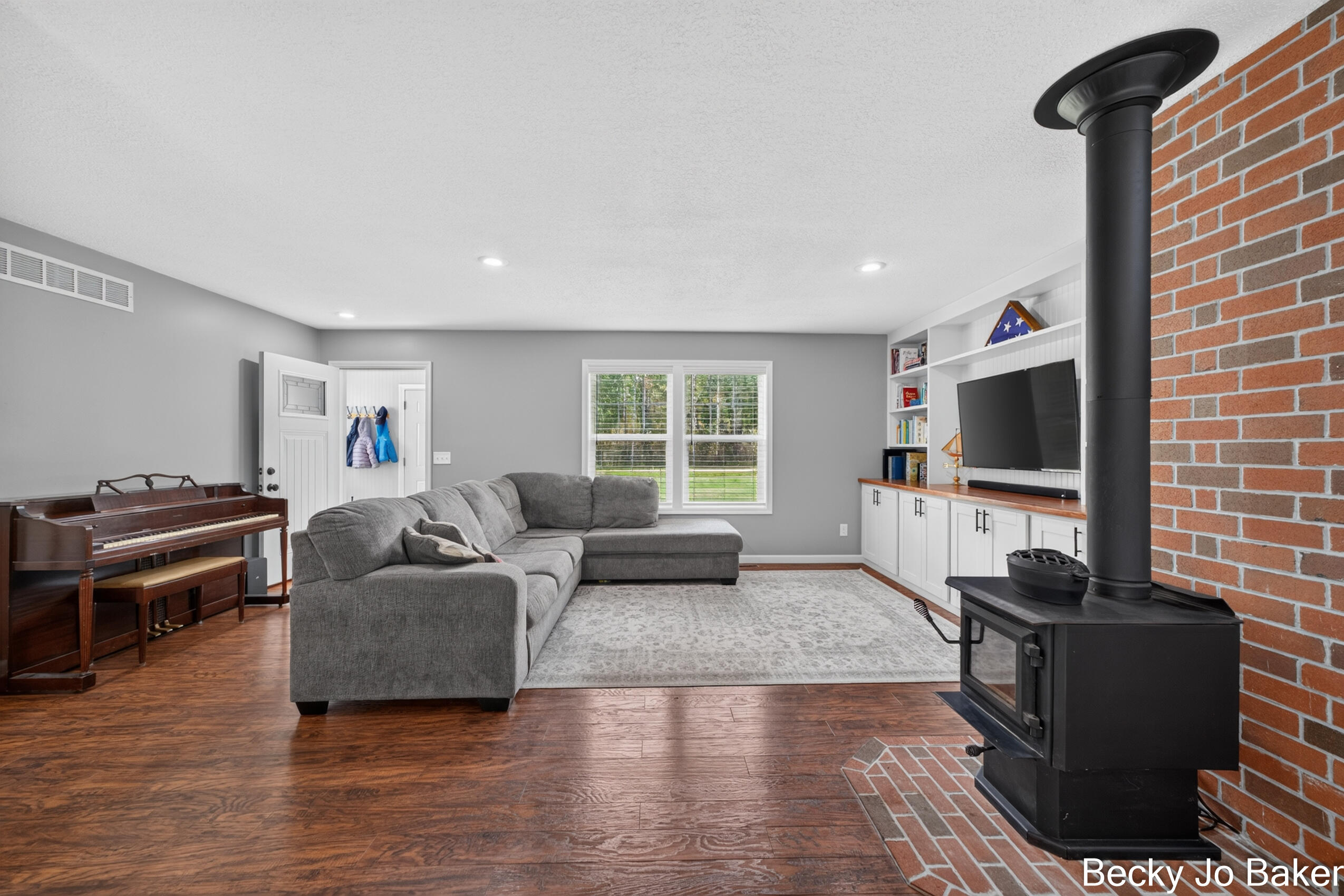 5370 North Alamando Road Coleman, MI 48618 - Photo 10 of 48 5370 N Alamando Rd MLS Size (17 of 92)