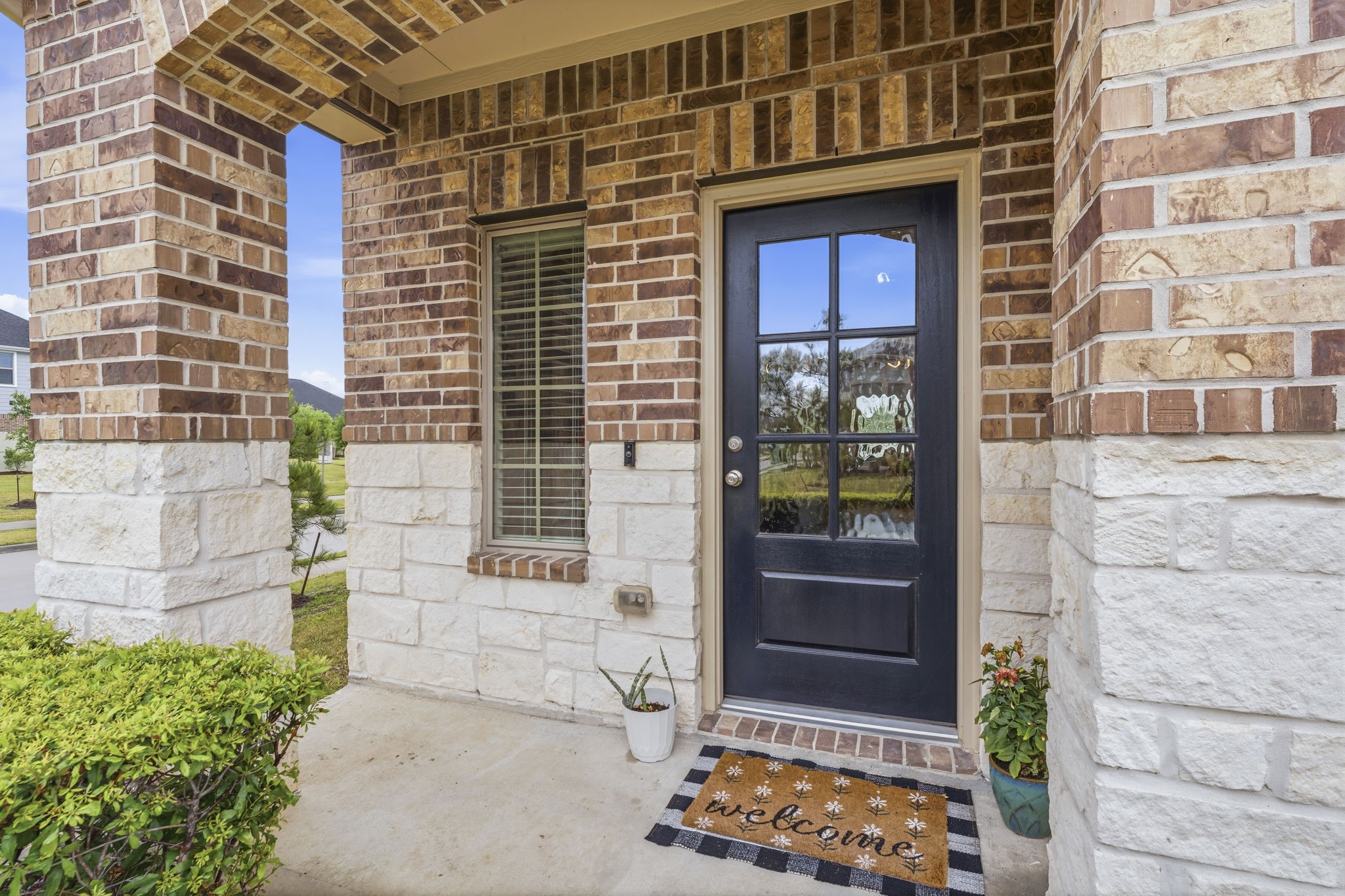 17696 Tree Of Heaven Conroe, TX 77385 - Photo 3 of 32 Welcome to 17696 Tree of Heaven!