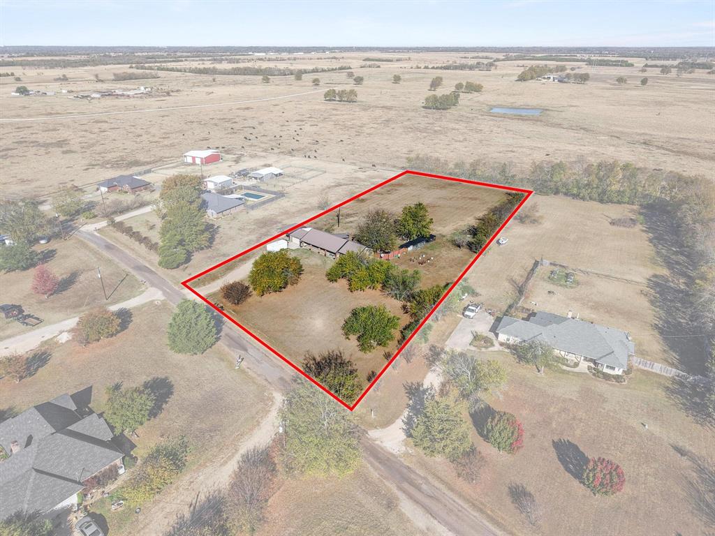 625 County Road Paris, TX 75462 - Photo 28 of 31 a view of ocean from a balcony