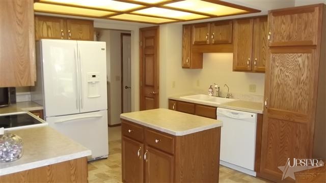 1228 Cross Pointe Decatur, IN 46733 - Photo 9 of 19