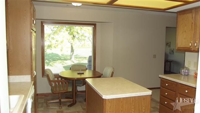 1228 Cross Pointe Decatur, IN 46733 - Photo 10 of 19