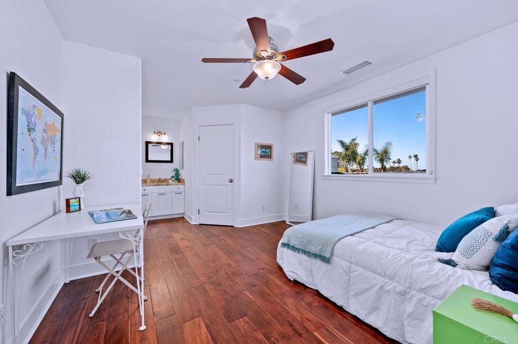 647 Arden Drive Encinitas, CA 92024 - Photo 27 of 36 upstairs