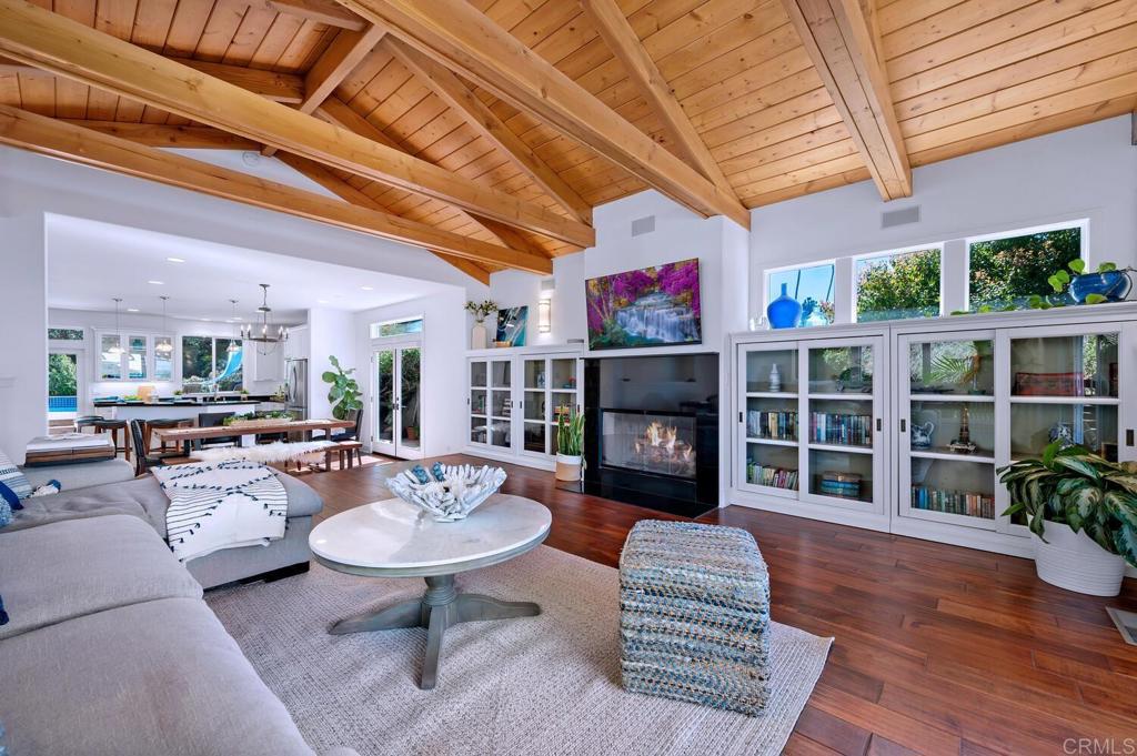 647 Arden Drive Encinitas, CA 92024 - Photo 3 of 36