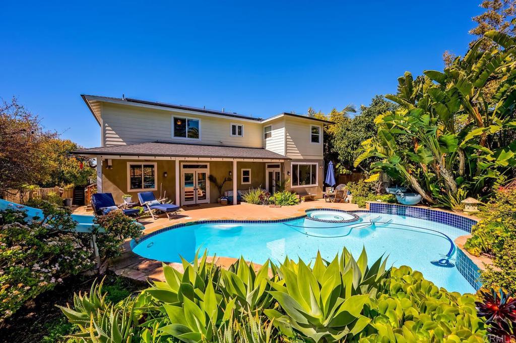 647 Arden Drive Encinitas, CA 92024 - Photo 10 of 36