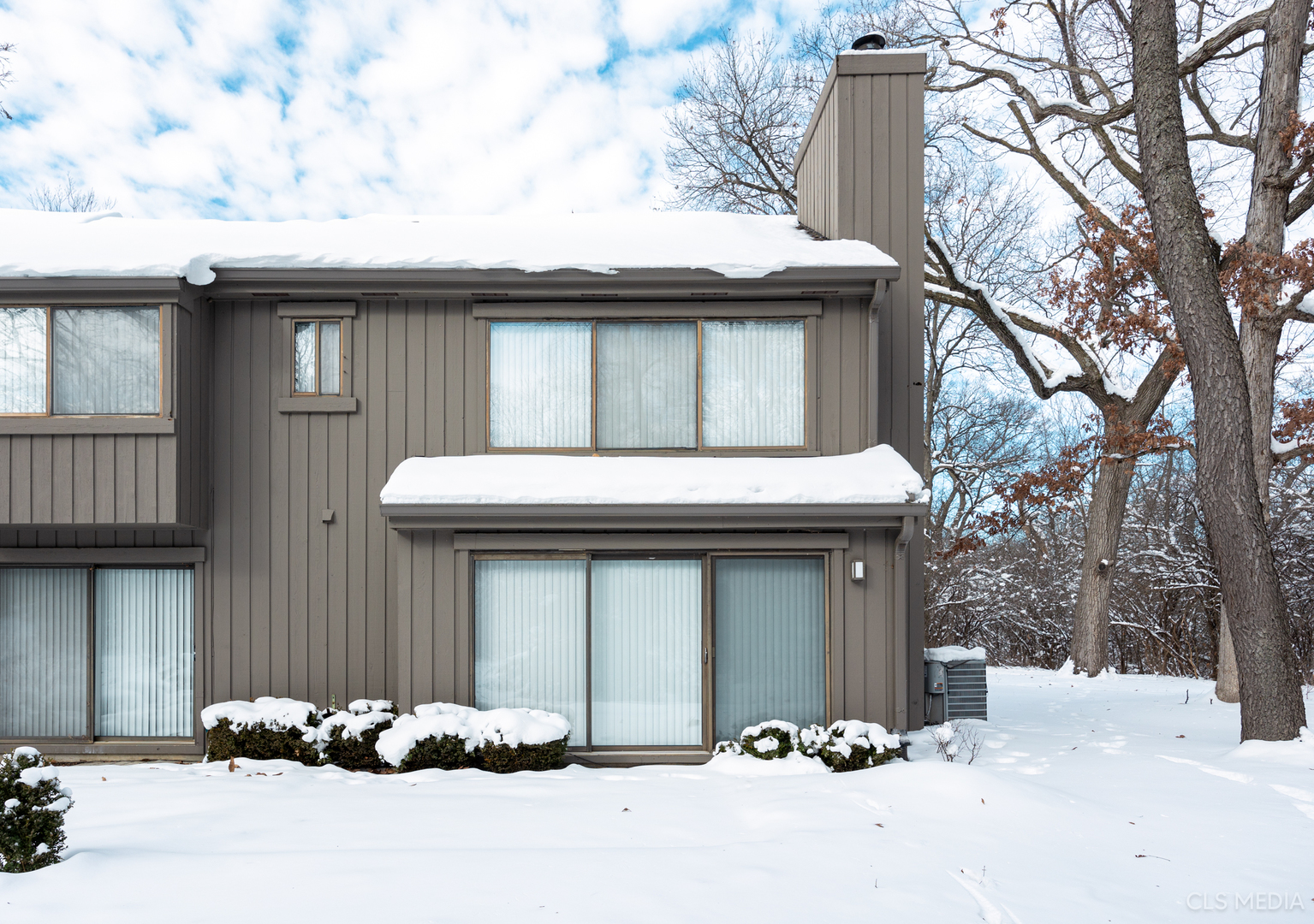 739 Old Barn Road Lake Barrington, IL 60010 - Photo 29 of 37 a view of a house with a yard and large tree