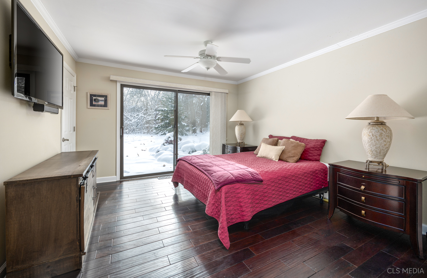 739 Old Barn Road Lake Barrington, IL 60010 - Photo 10 of 37 a spacious bedroom with a bed and a flat tv screen on dresser