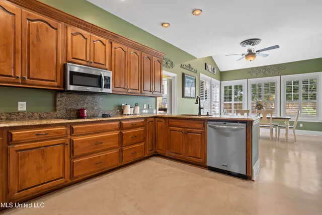 $589,000 | 6 North Hill Drive, Carriere, MS 39426