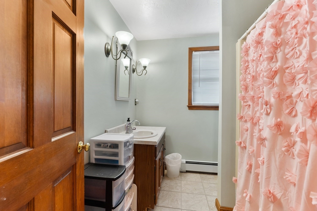 3 Pudding Street Uxbridge, MA 01569 - Photo 22 of 42