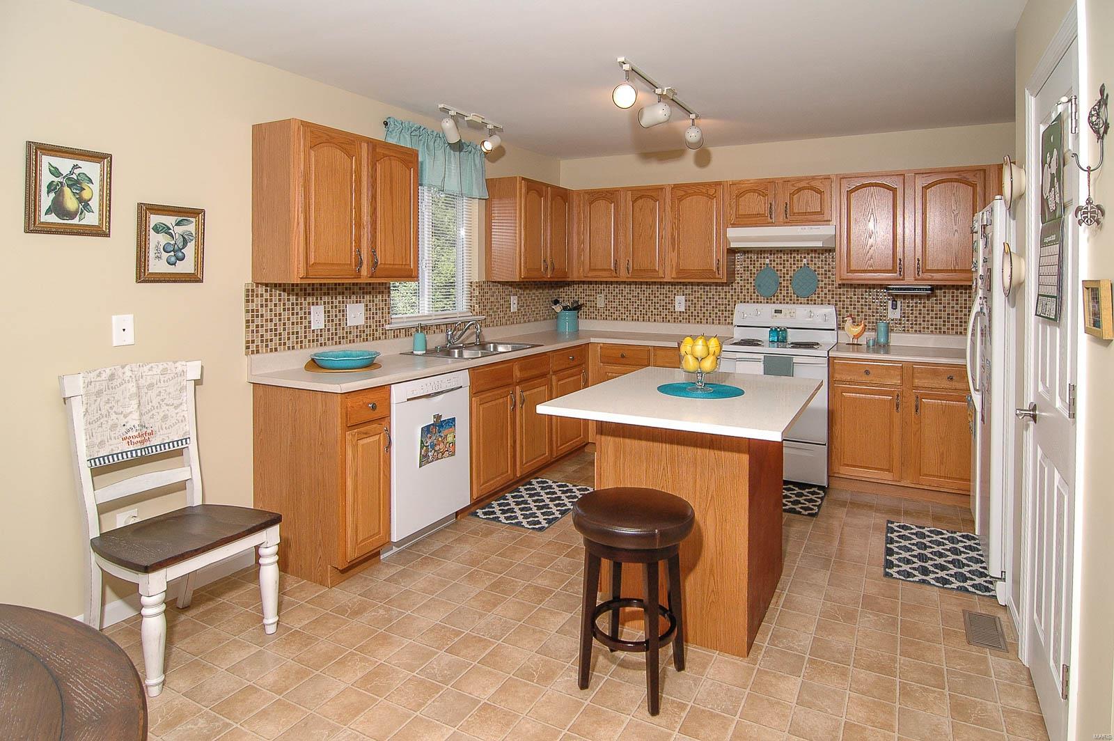 4731 Rutledge Way Drive St. Louis, MO 63129 - Photo 13 of 40 Gallery Image 13