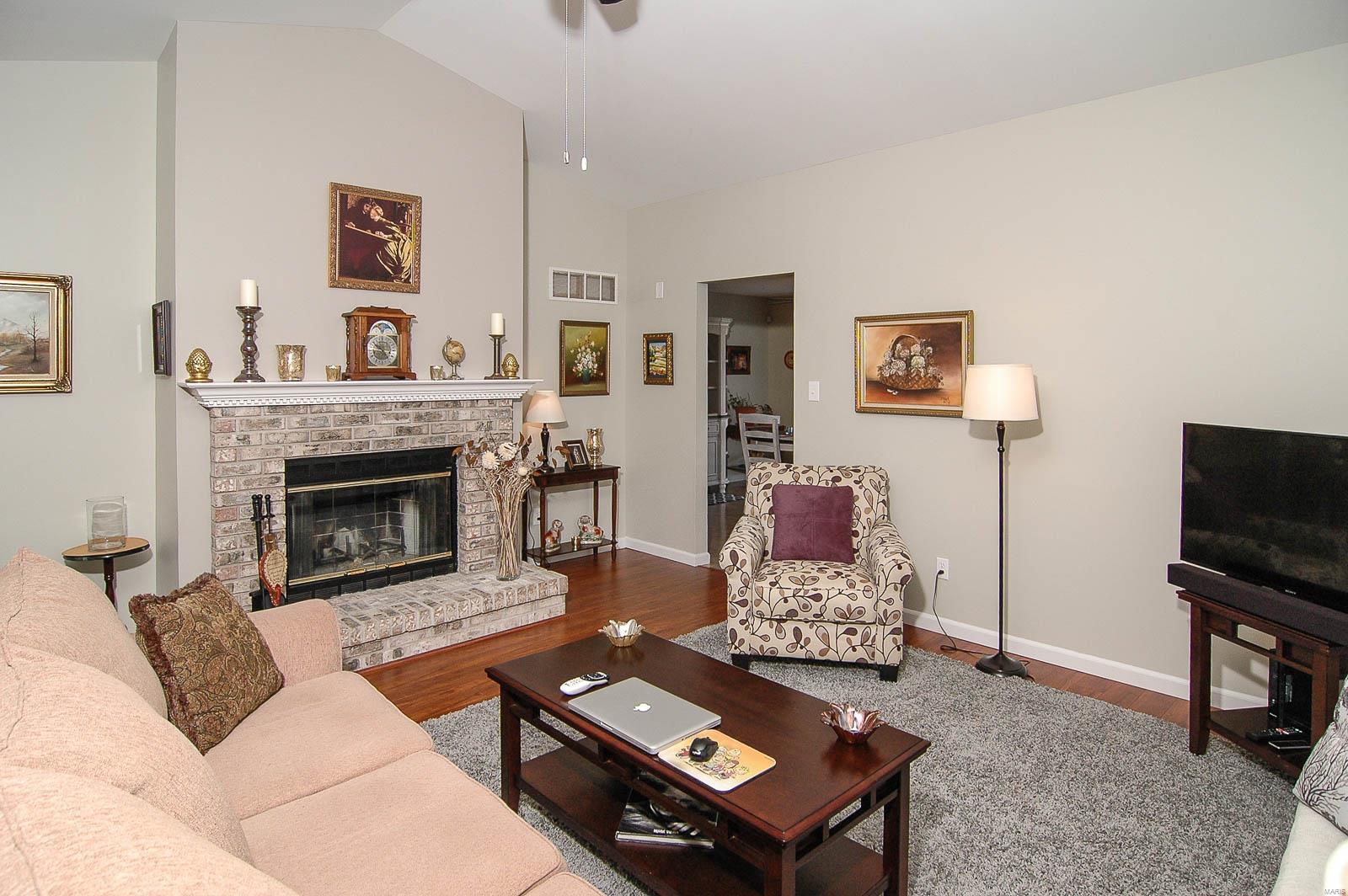 4731 Rutledge Way Drive St. Louis, MO 63129 - Photo 9 of 40 Gallery Image 9