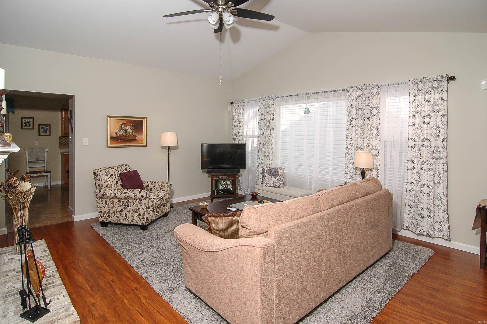 4731 Rutledge Way Drive St. Louis, MO 63129 - Photo 10 of 40 Gallery Image 10