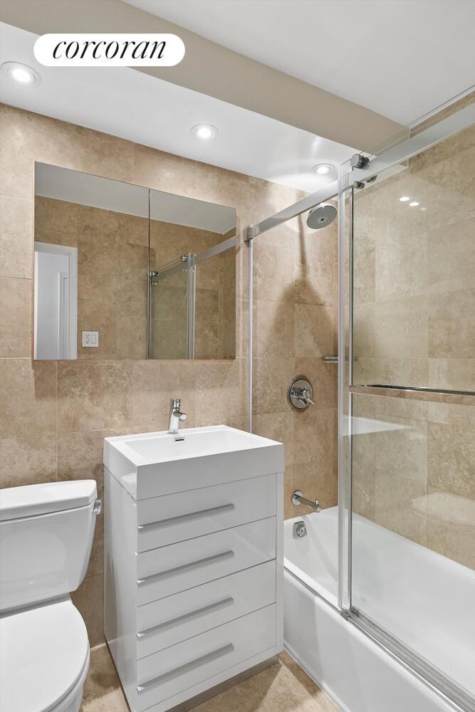 310 East 70th Street, Unit 7D Manhattan, NY 10021 - Photo 11 of 14