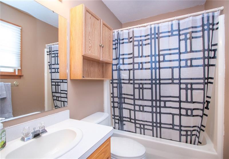 5550 Dutch Ridge Road Beaver, PA 15009 - Photo 9 of 15 Master bath.