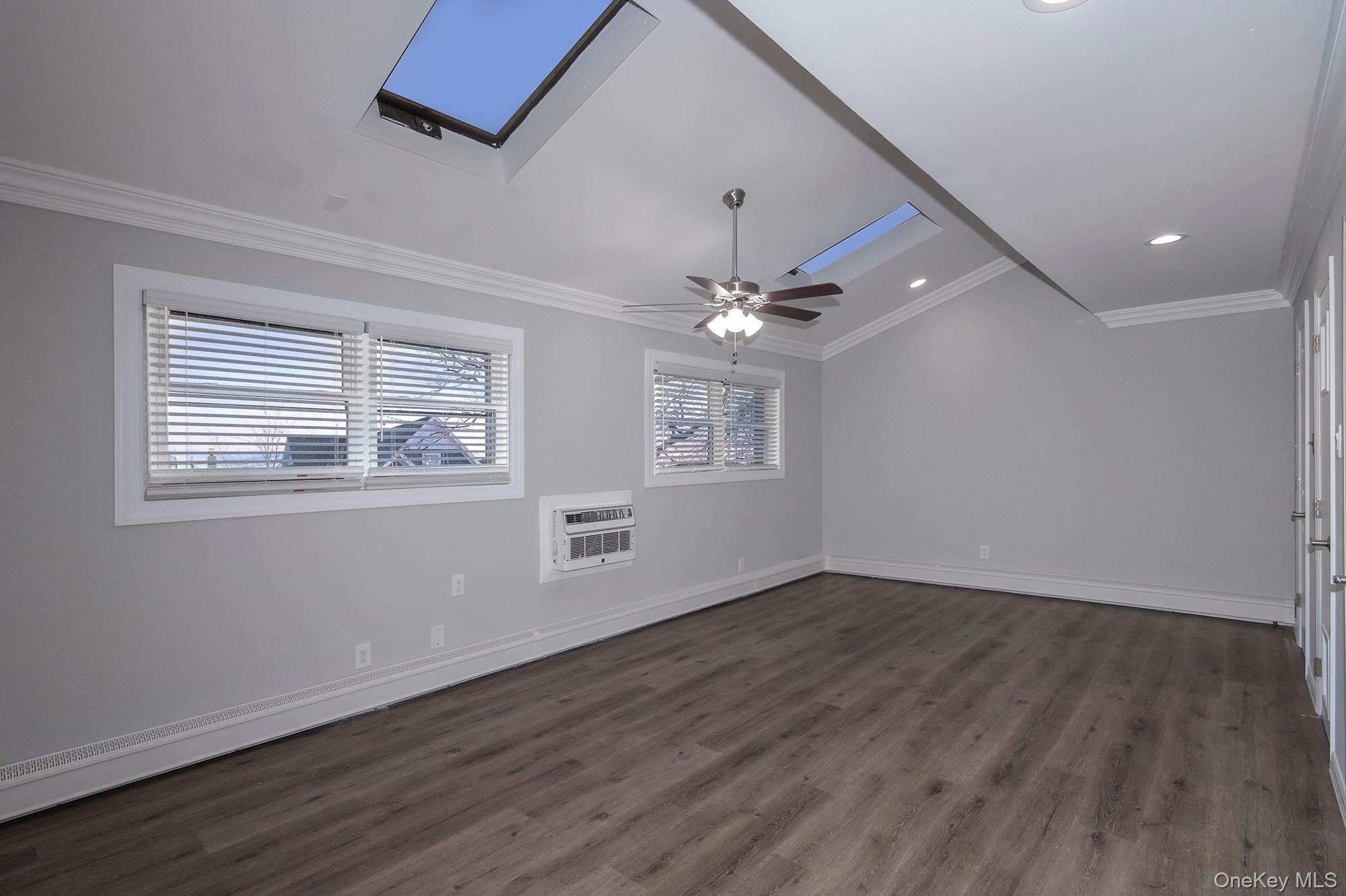 5 Merman Place, Unit 5 Babylon, NY 11702 - Photo 9 of 11 Gallery Image 9