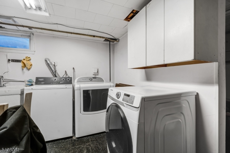 460 Grove Street Rahway, NJ 07065 - Photo 24 of 26 a utility room with dryer and washer