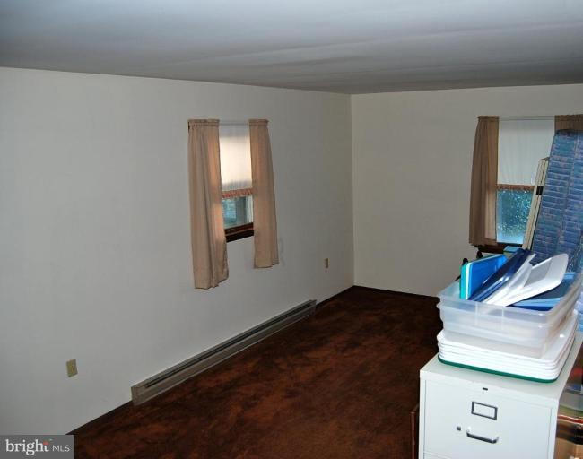 2811 Fridinger Mill Road Manchester, MD 21102 - Photo 4 of 14 Living Room