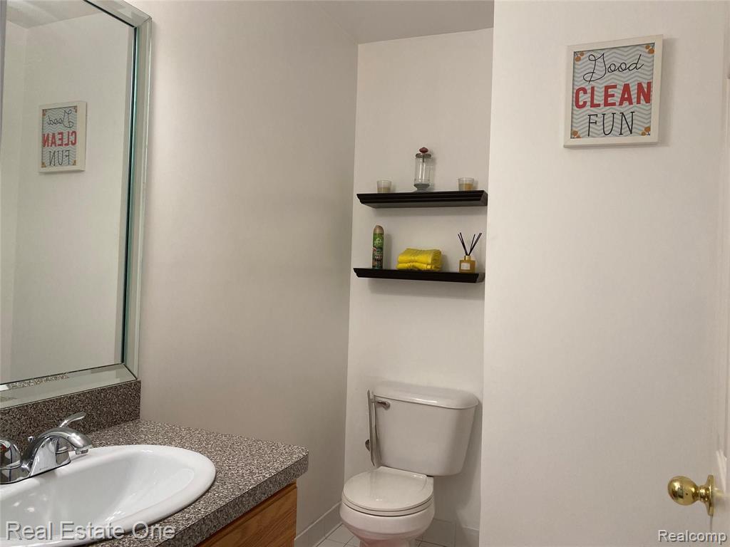 18280 West Eleven Mile Road, Unit 2 Southfield, MI 48076 - Photo 4 of 29
