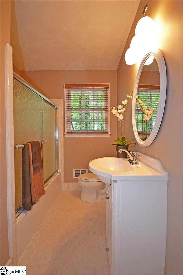 304 Taylors Road Taylors, SC 29687 - Photo 12 of 17 Gallery Image 12
