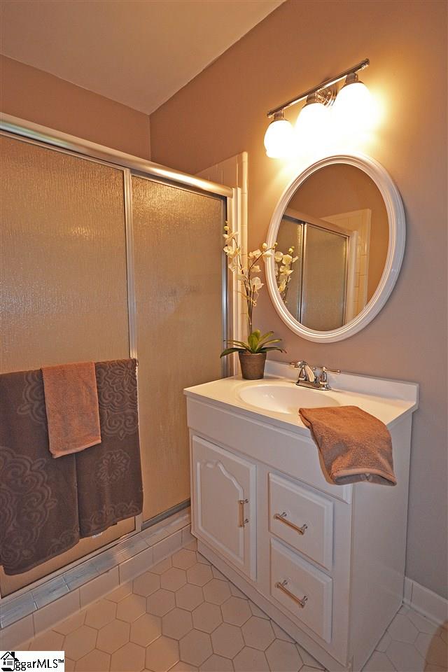 304 Taylors Road Taylors, SC 29687 - Photo 9 of 17 Gallery Image 9