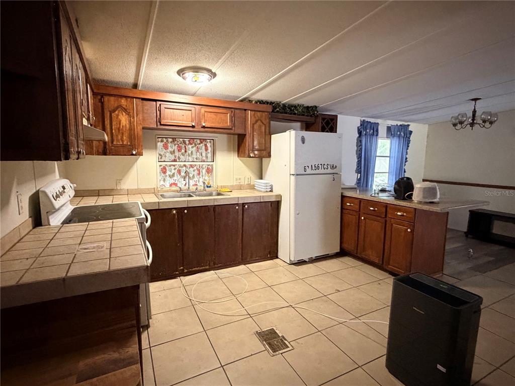 24021 Armadillo Road Astor, FL 32102 - Photo 11 of 38