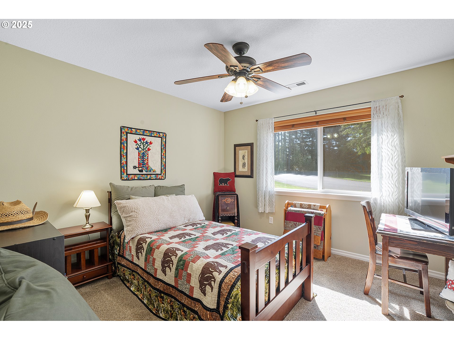 36607 Southeast Tracy Road Estacada, OR 97023 - Photo 16 of 48 Bedroom
