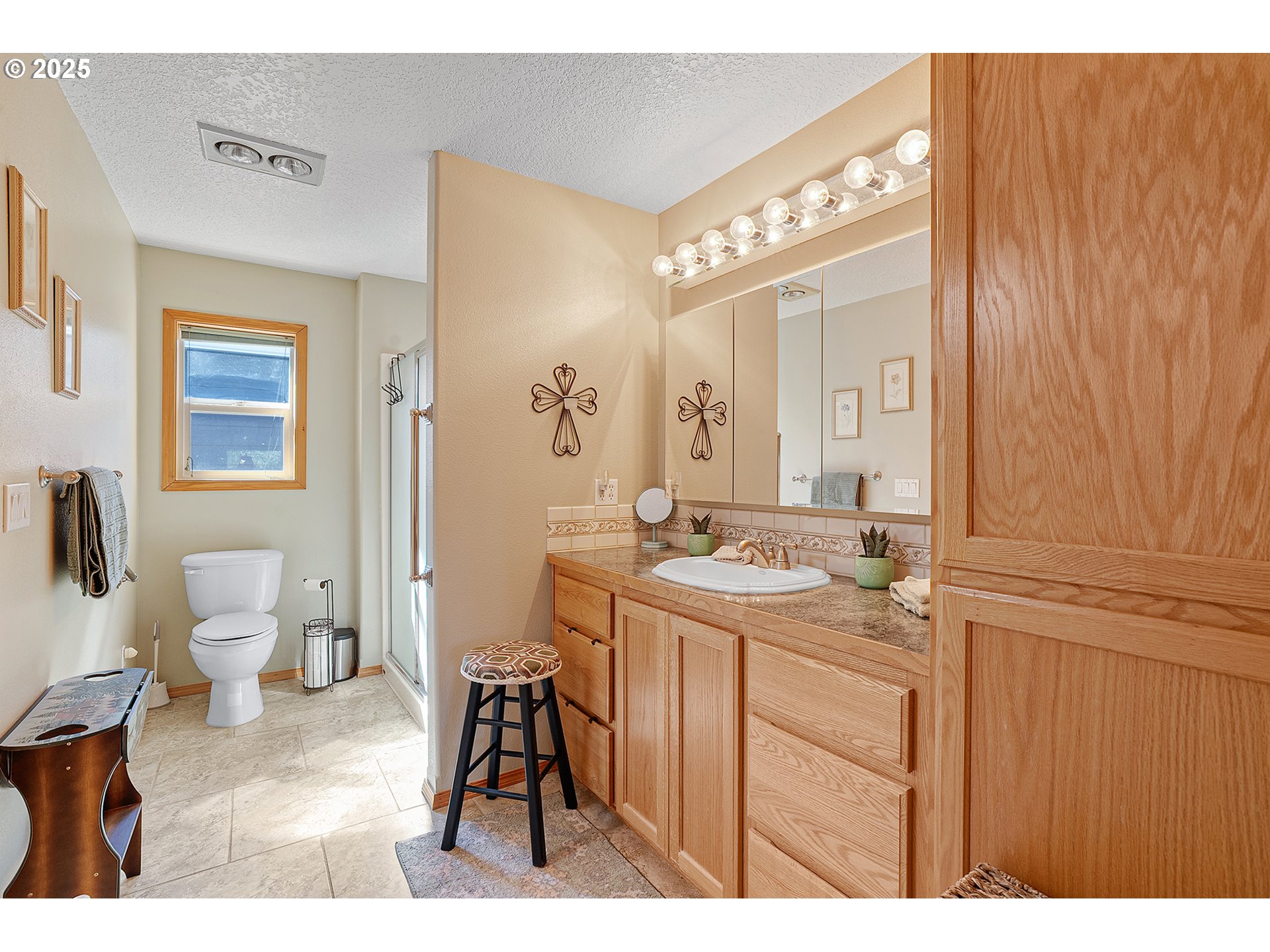 36607 Southeast Tracy Road Estacada, OR 97023 - Photo 32 of 48 Bathroom