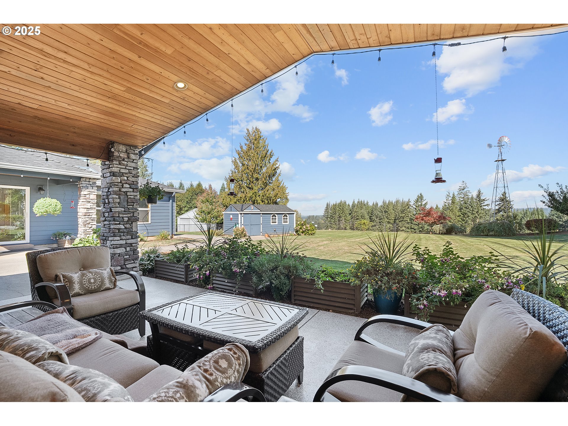 36607 Southeast Tracy Road Estacada, OR 97023 - Photo 35 of 48 Covered Patio