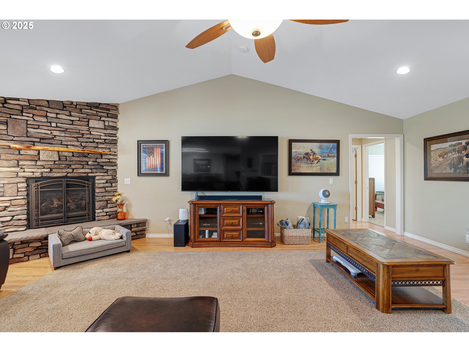 36607 Southeast Tracy Road Estacada, OR 97023 - Photo 6 of 48 Fireplace Gas