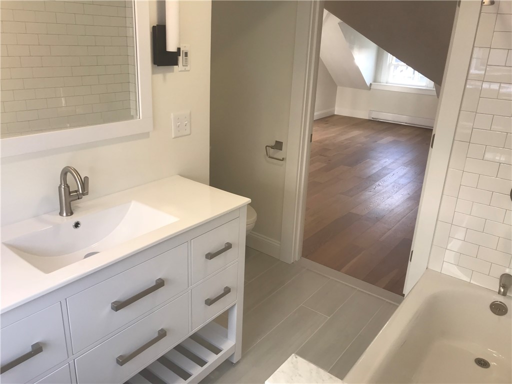 445 Broadway, Unit B Newport, RI 02840 - Photo 17 of 28