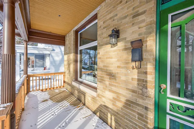 $350,000 | 323 West Michigan Street, St. Paul, MN 55102