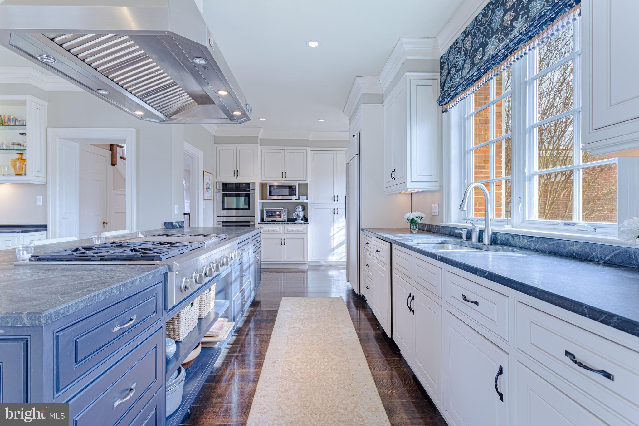 712 West Braddock Road Alexandria, VA 22302 - Photo 19 of 68 Kitchen