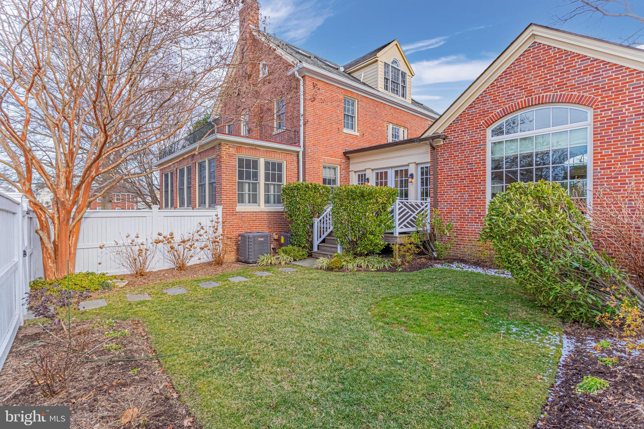 712 West Braddock Road Alexandria, VA 22302 - Photo 61 of 68 Side Yard