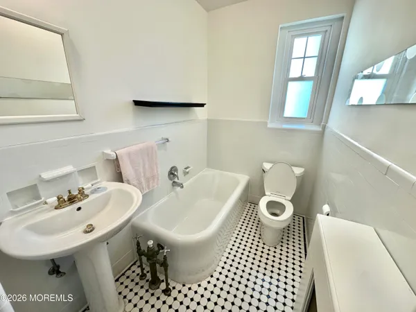 $3,750 | 500 Deal Lake Drive, Unit 5C, Asbury Park, NJ 07712