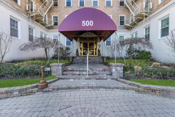 $3,750 | 500 Deal Lake Drive, Unit 5C, Asbury Park, NJ 07712