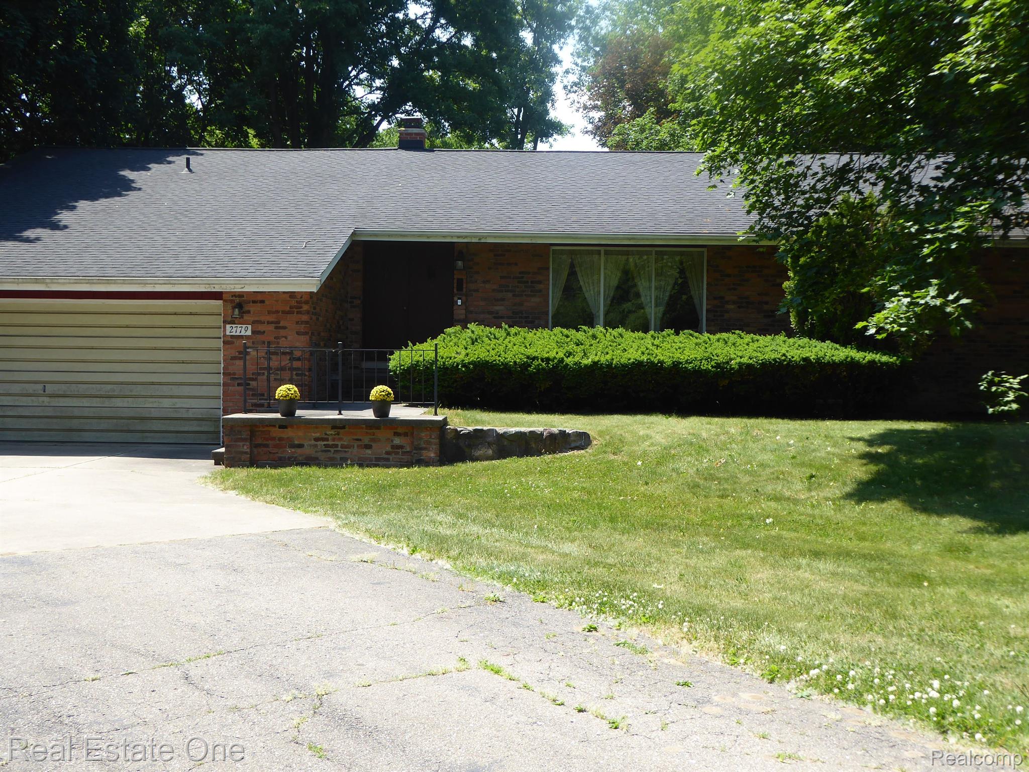 2779 West Wattles Road Troy, MI 48098 - Photo 1 of 23 FRONT OF HOME