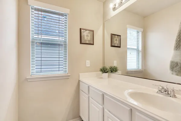 $3,800 | 10 West Lasting Spring Circle, The Woodlands, TX 77389