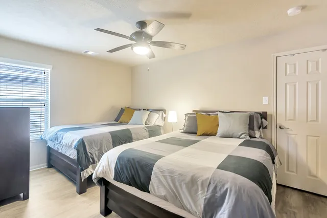 $3,800 | 10 West Lasting Spring Circle, The Woodlands, TX 77389