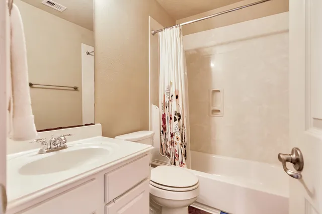 $3,800 | 10 West Lasting Spring Circle, The Woodlands, TX 77389