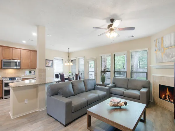 $3,800 | 10 West Lasting Spring Circle, The Woodlands, TX 77389