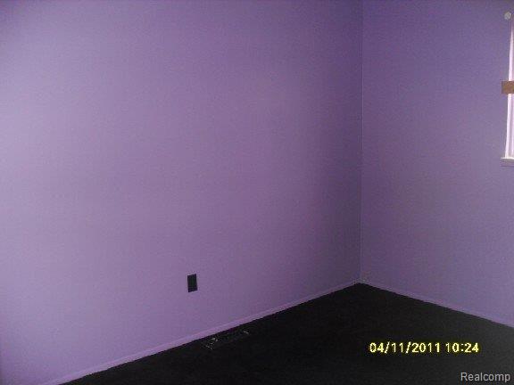 21765 Conners Avenue Warren, MI 48091 - Photo 6 of 8 SDC12691-mfsopt