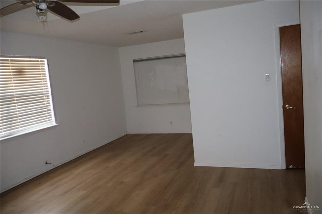 27 Las Palmas Road Zapata, TX 78076 - Photo 12 of 14 an empty room with a window