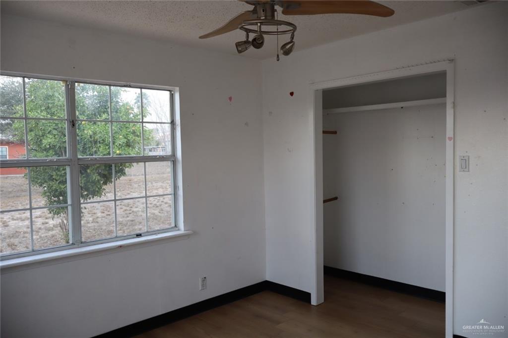 27 Las Palmas Road Zapata, TX 78076 - Photo 14 of 14 an empty room with a window